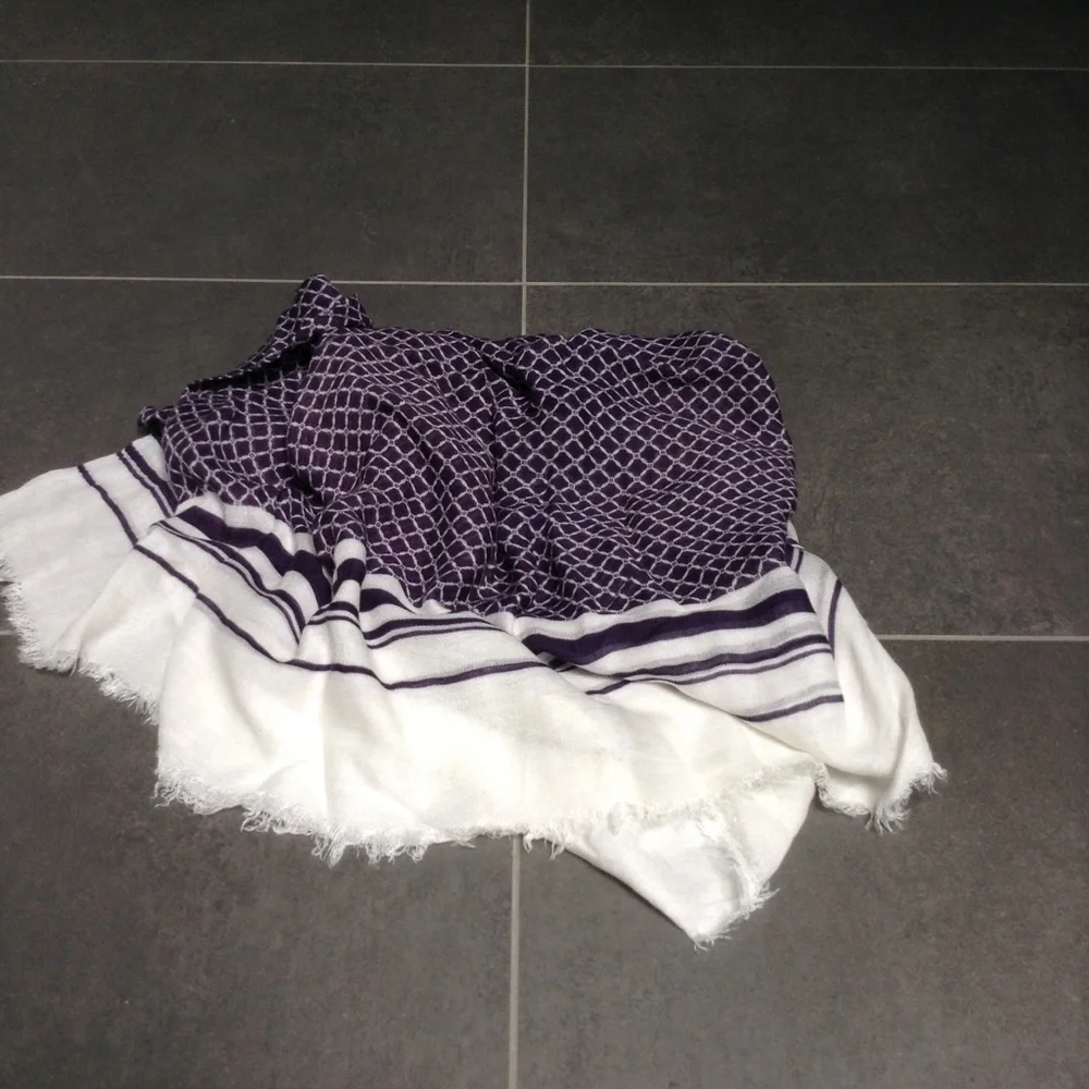 Navy blue/white patterned scarf with white fringe